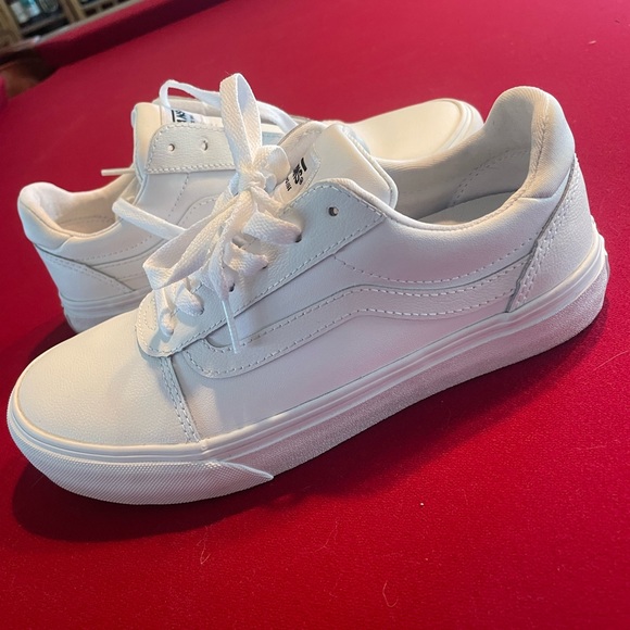 Women’s size 7 vans - Picture 2 of 5